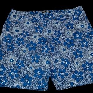Lee Regular Fit floral midrise Bermuda shorts for women in size 18